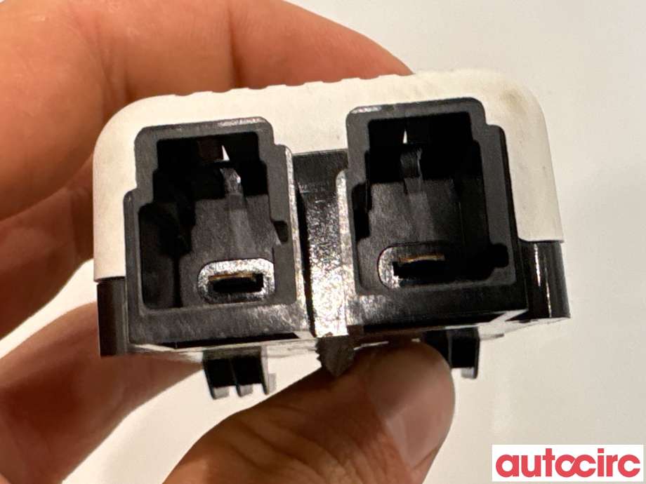 Antenne forsterker til VW Golf VII 2012-2017 (Fase 1)  (VOLKSWAGEN|5Q0035570|)