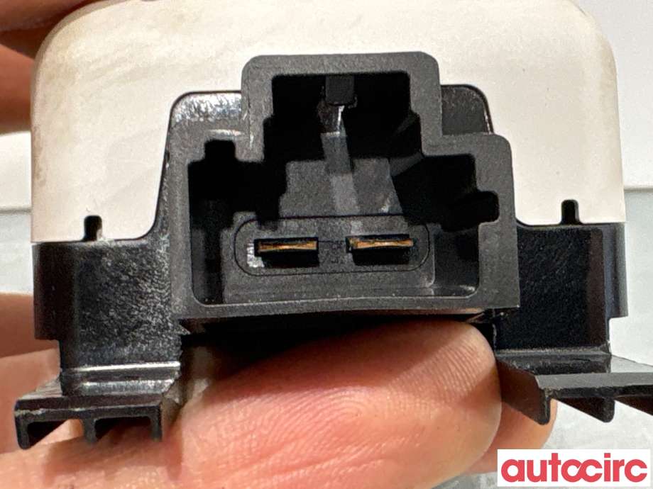 Antenne forsterker til VW Golf VII 2012-2017 (Fase 1)  (VOLKSWAGEN|5Q0035570|)