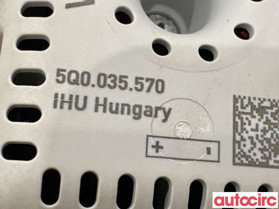 Antenne forsterker til VW Golf VII 2012-2017 (Fase 1)  (VOLKSWAGEN|5Q0035570|)