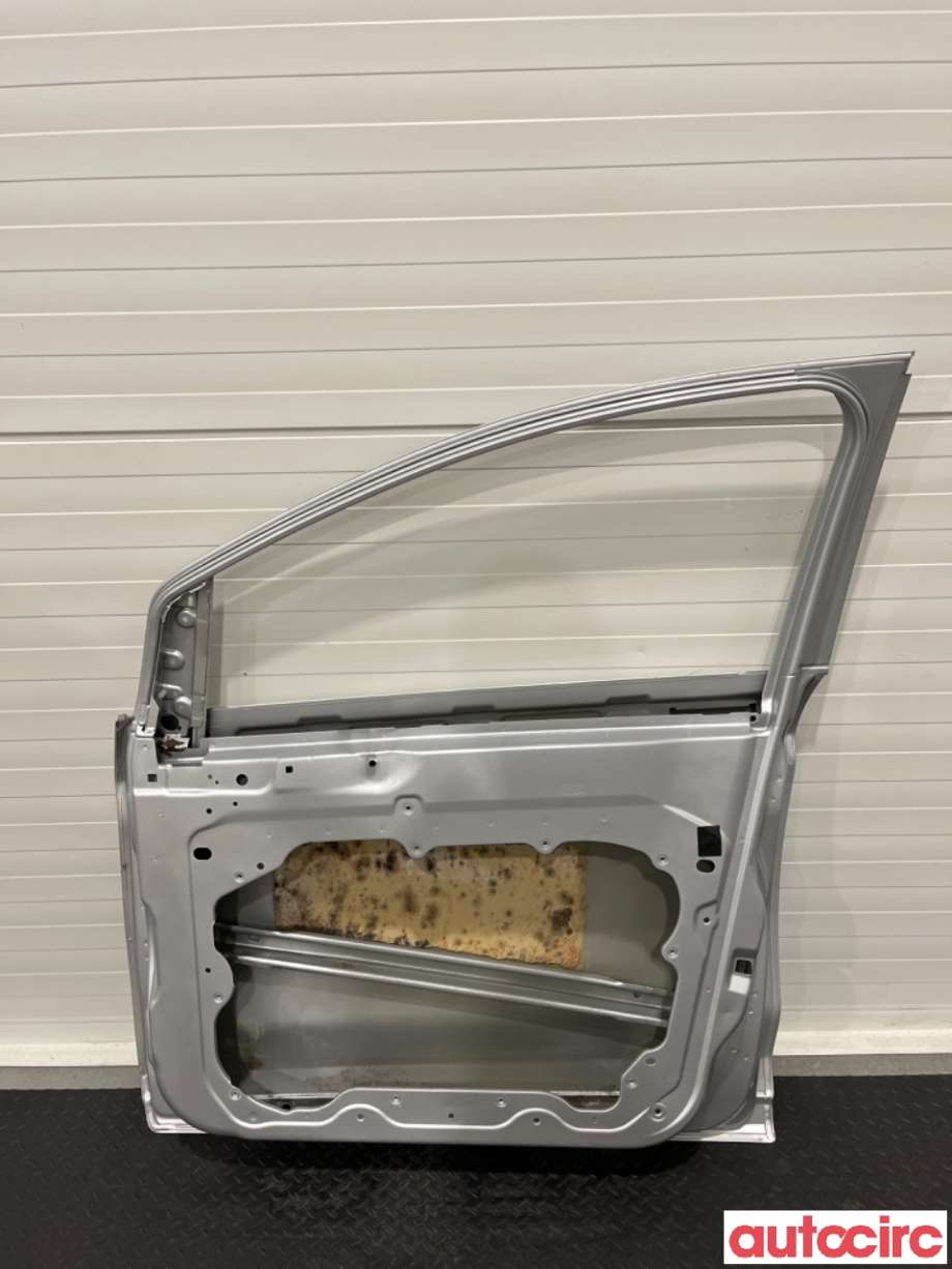 Dør høyre foran til Ford Kuga 2008-2012 (Type I)  (FORD|1712678|P8V41S20124AC|)