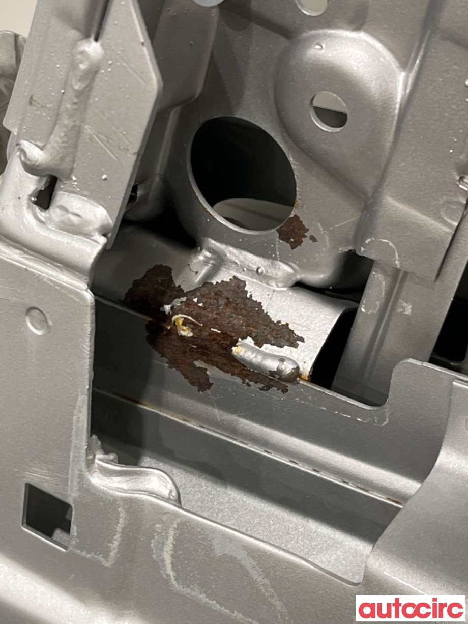Dør høyre foran til Ford Kuga 2008-2012 (Type I)  (FORD|1712678|P8V41S20124AC|)