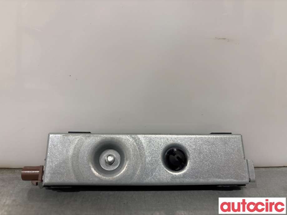 Antenne forsterker til Mercedes A-Klasse 2012-2018 (W176) (W176) (MERCEDES|A1669051702|)
