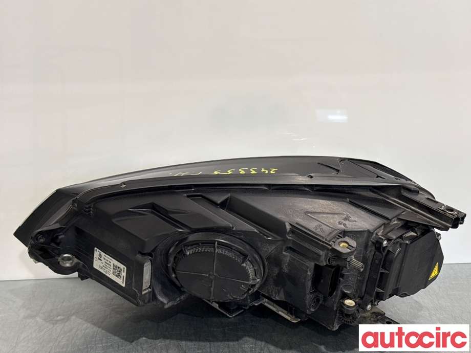 Frontlykt høyre halogen til VW Golf VII 2012-2017 (Fase 1) (VOLKSWAGEN|5G1941754|90040753)