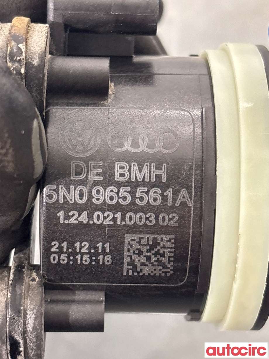 Sirkulasjonspumpe til VW Golf VI 2008-2012 (VOLKSWAGEN|5N0965561A|12402100302)