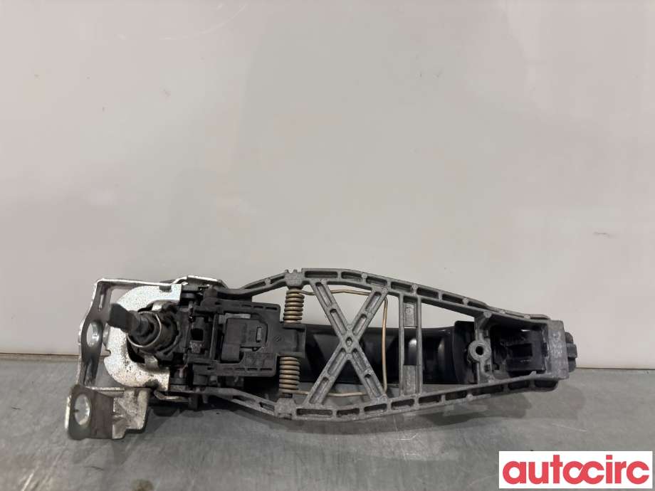 Dørhåndtak utv venstre foran til VW Transporter / Caravelle 2009-2015 (Fase 2) (T5) (T5) (VOLKSWAGEN|7H0837205D|)