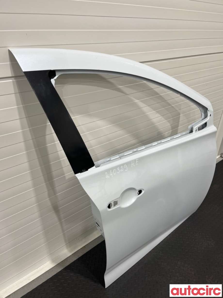 Dør høyre foran til Renault Zoe 2013-2019 (Fase 1)  (RENAULT|801004005R|)