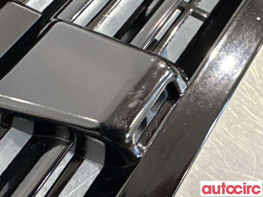 Panser luftinntak til Mercedes R-Klasse 2006-2013 (W251) (W251) (MERCEDES|A2518800005|)
