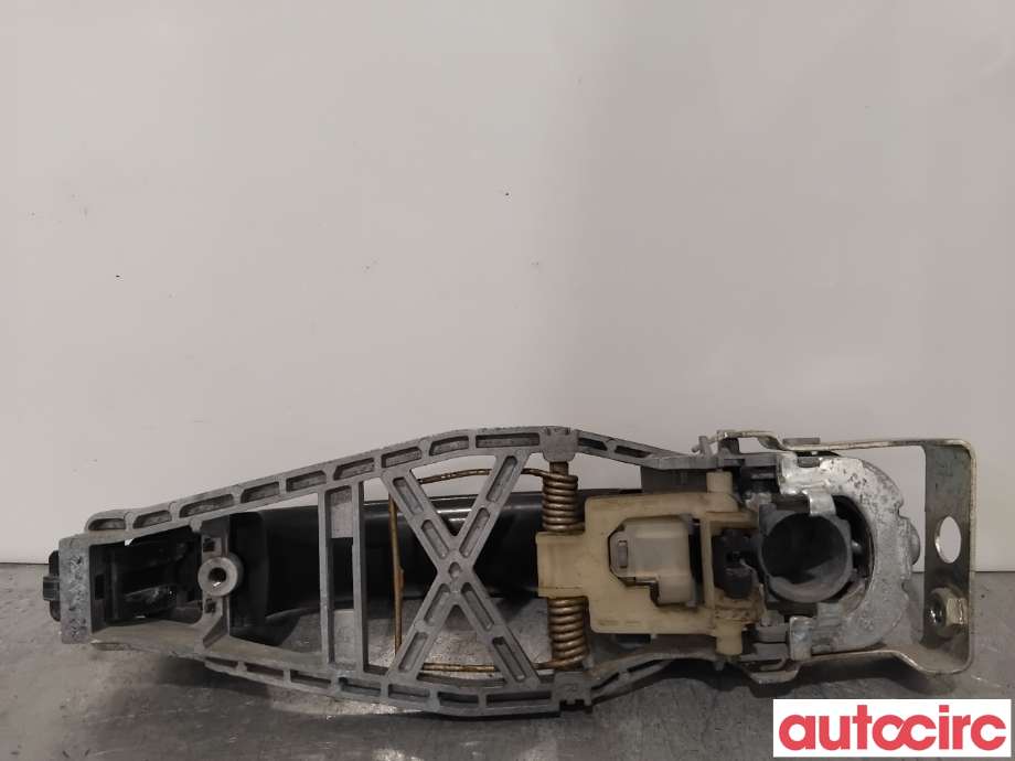 Dørhåndtak utv høyre foran til VW Caddy 2010-2015 (Type III, Fase 2) (VOLKSWAGEN|7H0837205D||1T0837886B)