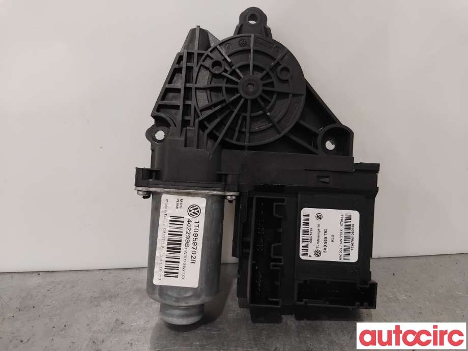 Ruteheis høyre foran til VW Caddy 2010-2015 (Type III, Fase 2) (VOLKSWAGEN|1T0959702S|402299B|1T0959702R)