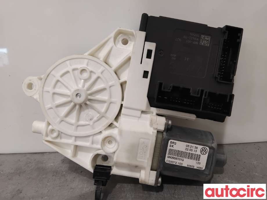 Ruteheis venstre foran til VW Tiguan 2011-2016 (Type I, Fase 2) (VOLKSWAGEN|5N0959701J|0130822467|5N0959701G)
