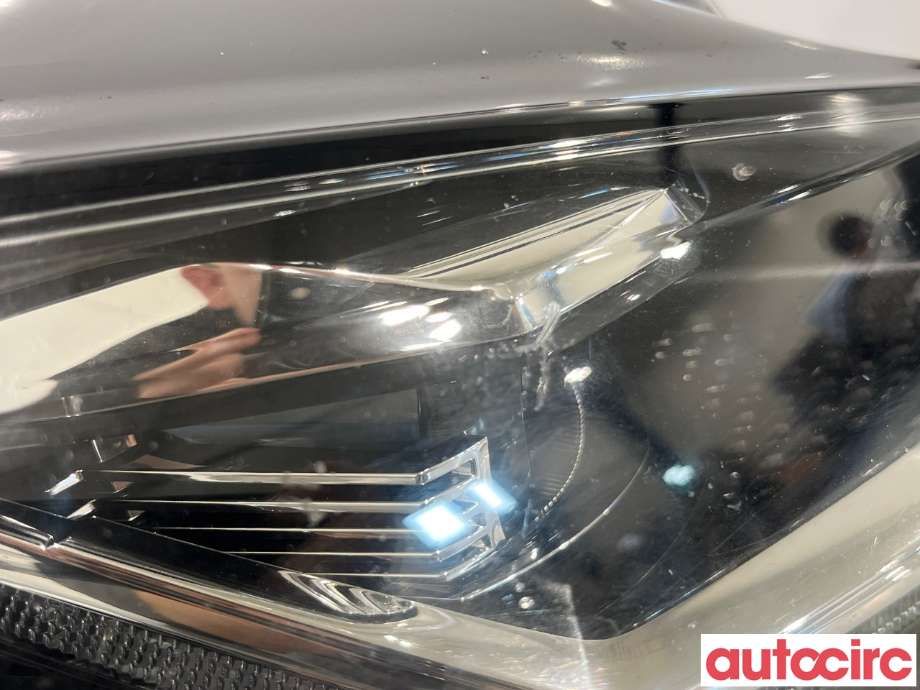 Frontlykt høyre halogen til VW Golf VII 2017-2020 (Fase 2)  (VOLKSWAGEN|5G1941774|5G1941036)
