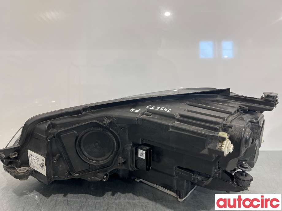 Frontlykt høyre halogen til VW Golf VII 2017-2020 (Fase 2)  (VOLKSWAGEN|5G1941774|5G1941036)