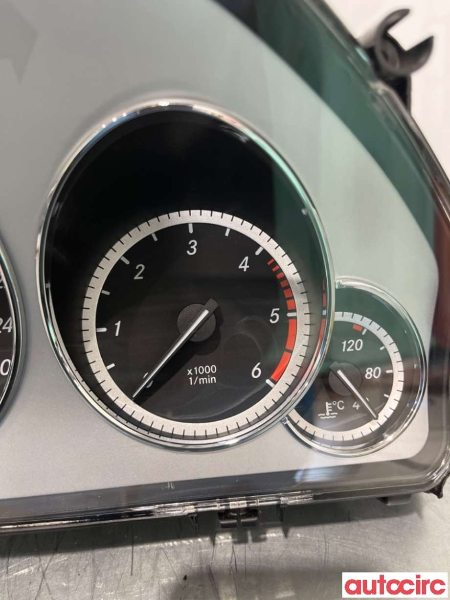 Instrumentpanel til Mercedes E-Klasse 2009-2013 (Fase 1) (W212) (W212) (MERCEDES|A2129001810|A2C53427635|A2129003010)