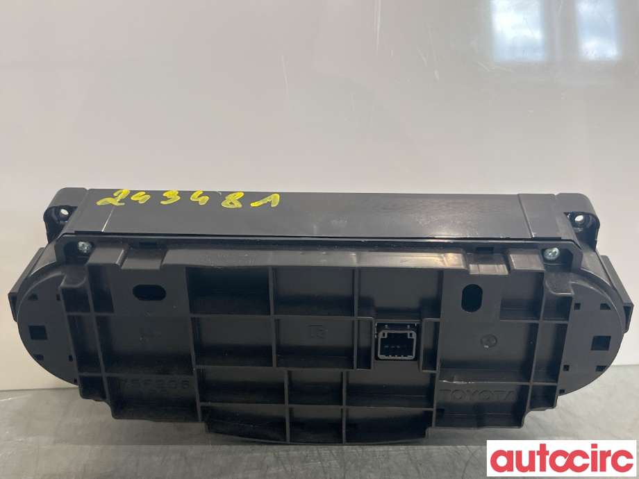 Varmeapparat betjening til Toyota Yaris 2012-2014 (Type III, Fase 1)  (TOYOTA|559000D340C0)