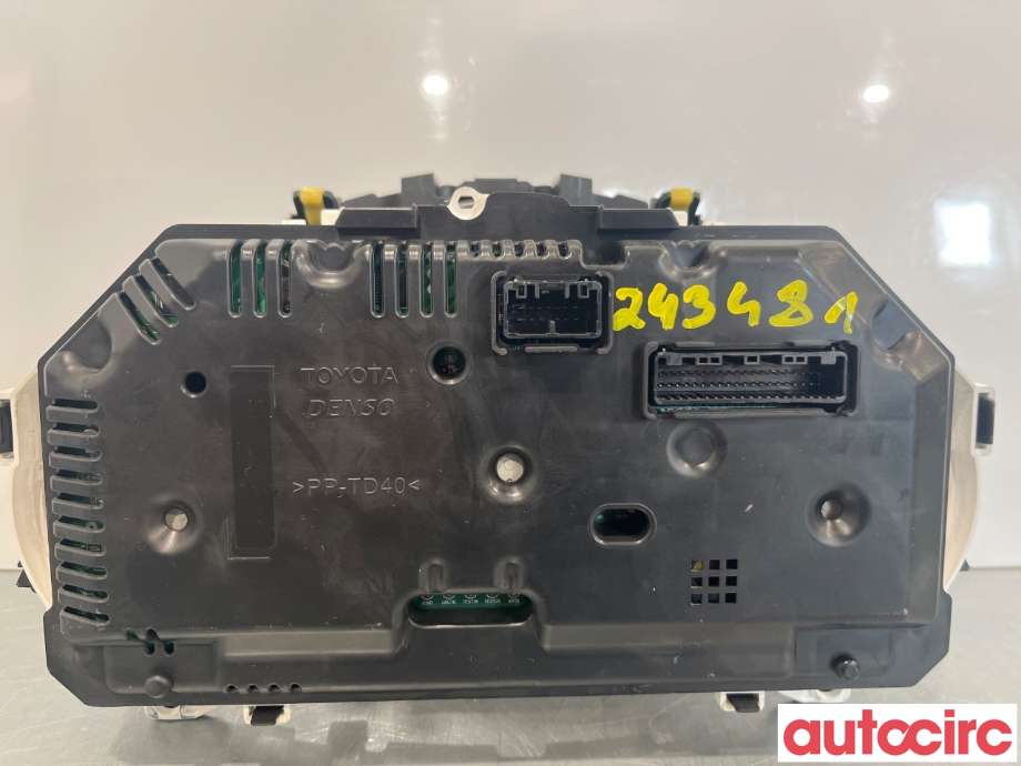 Instrumentpanel til Toyota Yaris 2012-2014 (Type III, Fase 1)  (TOYOTA|838000DT70)