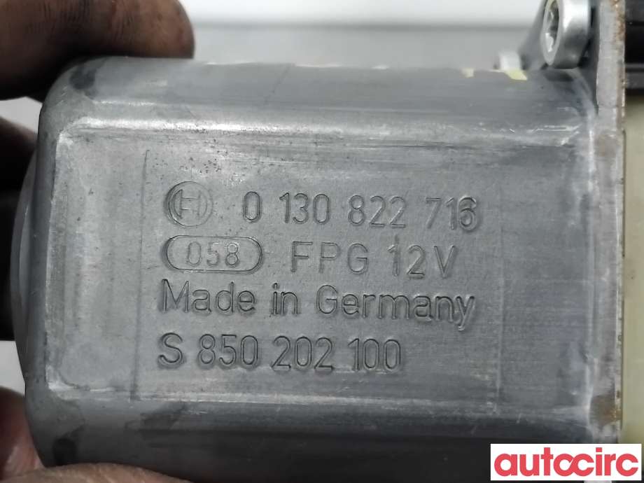 Ruteheis høyre foran til VW Golf VII 2012-2017 (Fase 1)  (VOLKSWAGEN|8W0959802|0130822716|5Q0959802B)
