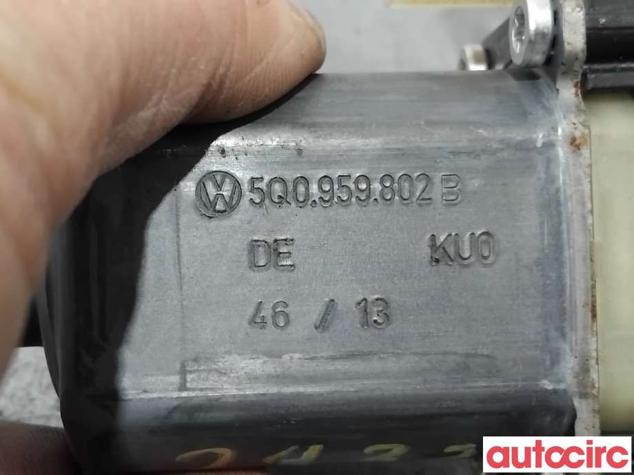 Ruteheis høyre foran til VW Golf VII 2012-2017 (Fase 1)  (VOLKSWAGEN|8W0959802|0130822716|5Q0959802B)