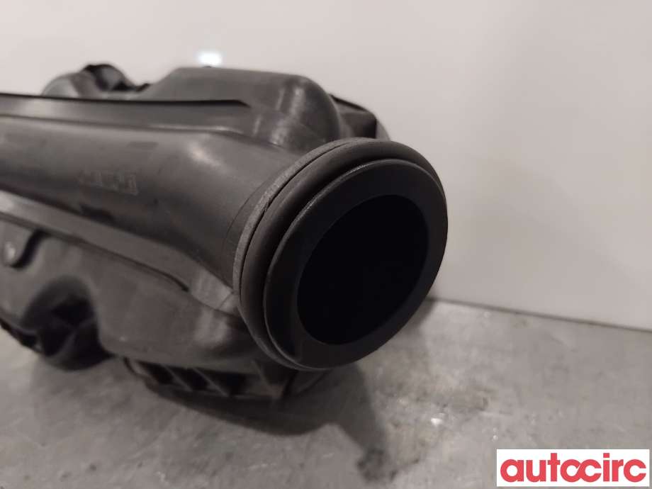 Luftslange innsug til Volvo XC70 2008-2013 (Type II, Fase 1)  (VOLVO|30774691|)