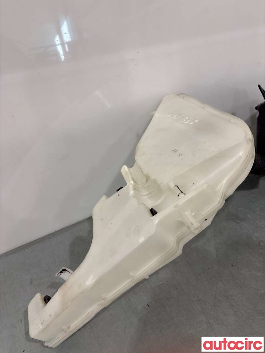 Spylertank til Audi A6, Allroad 2012-2014 (Type III, Fase 1) (C7) (C7) (AUDI|4G8955453D|)