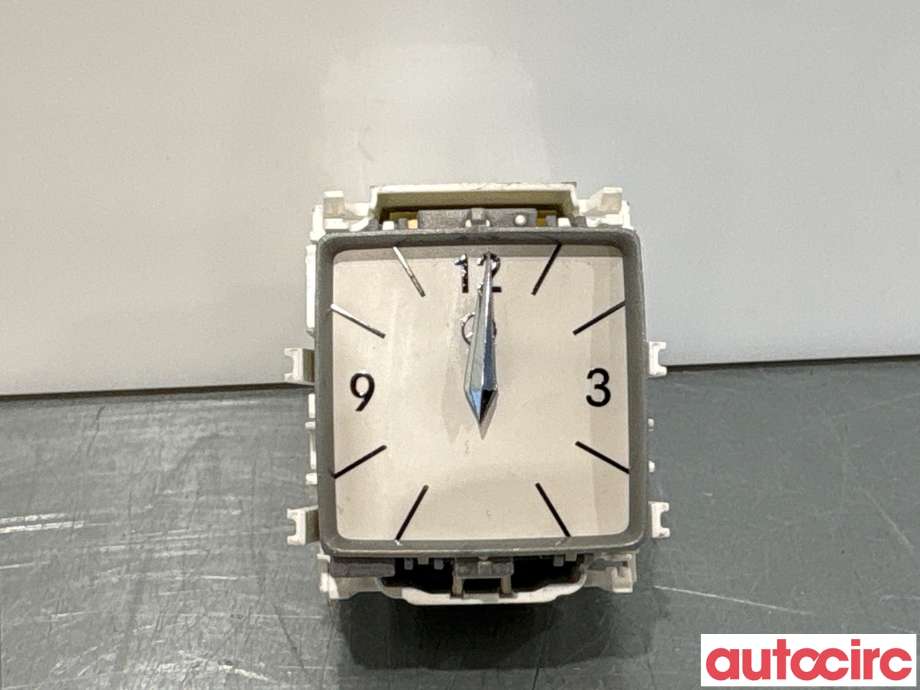 Instrument klokke til Mercedes E-Klasse 2013-2016 (Fase 2) (W212) (W212) (MERCEDES|A2188270270|2406958-02)