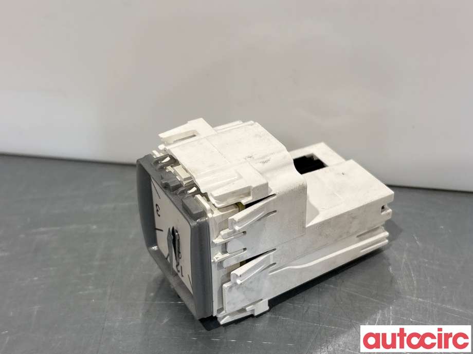 Instrument klokke til Mercedes E-Klasse 2013-2016 (Fase 2) (W212) (W212) (MERCEDES|A2188270270|2406958-02)
