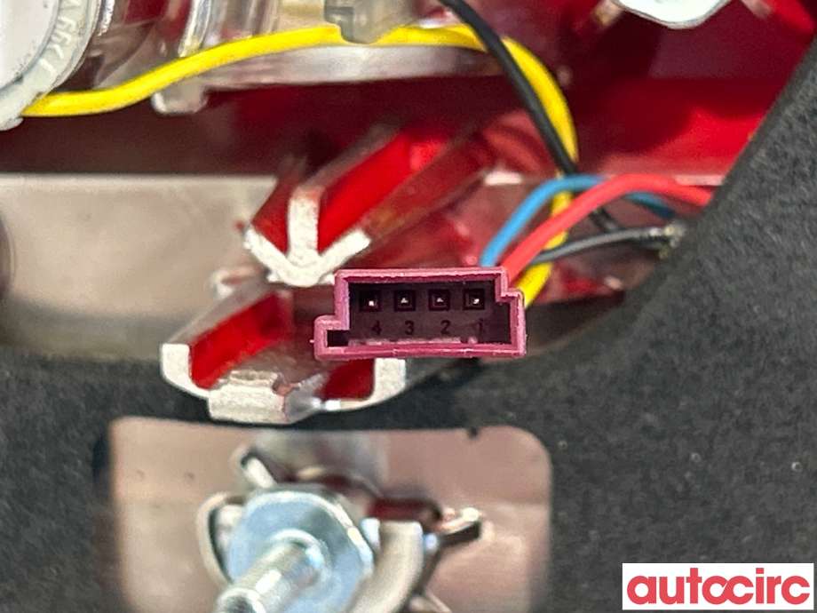 Baklykt høyre indre til BMW 7-Serie 2009-2015 (F01/F02/F03/F04) (F01/F02/F03/F04) (BMW|63217182206||7182206)