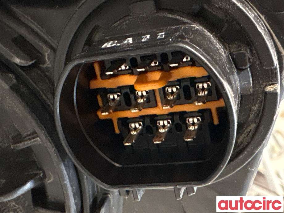 Frontlykt venstre halogen til Kia Soul 2014-2019 (Type II) (KIA|92101E40101D|)