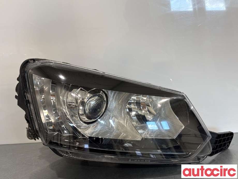 Frontlykt høyre halogen til Škoda Yeti, 2014-2017 (Fase 2)  (SKODA|5L1941018D)