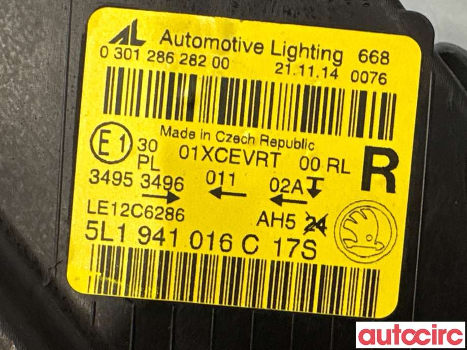 Frontlykt høyre halogen til Škoda Yeti 2014-2017 (Fase 2)  (SKODA|5L1941018D|030128628200|5L1941016C)