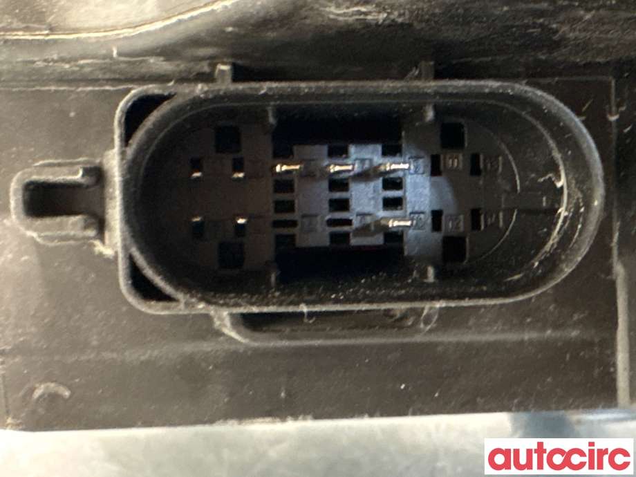Frontlykt høyre halogen til Mercedes GLC 2015-2022 (X253) (X253) (MERCEDES|A2539064601|12518205|A2539062602)