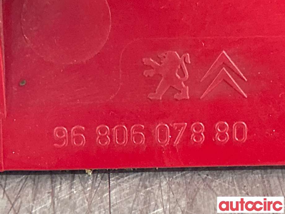 Baklykt høyre til Peugeot Partner 2008-2015 (Type II, Fase 1)  (PEUGEOT|6351FJ||9680607880)