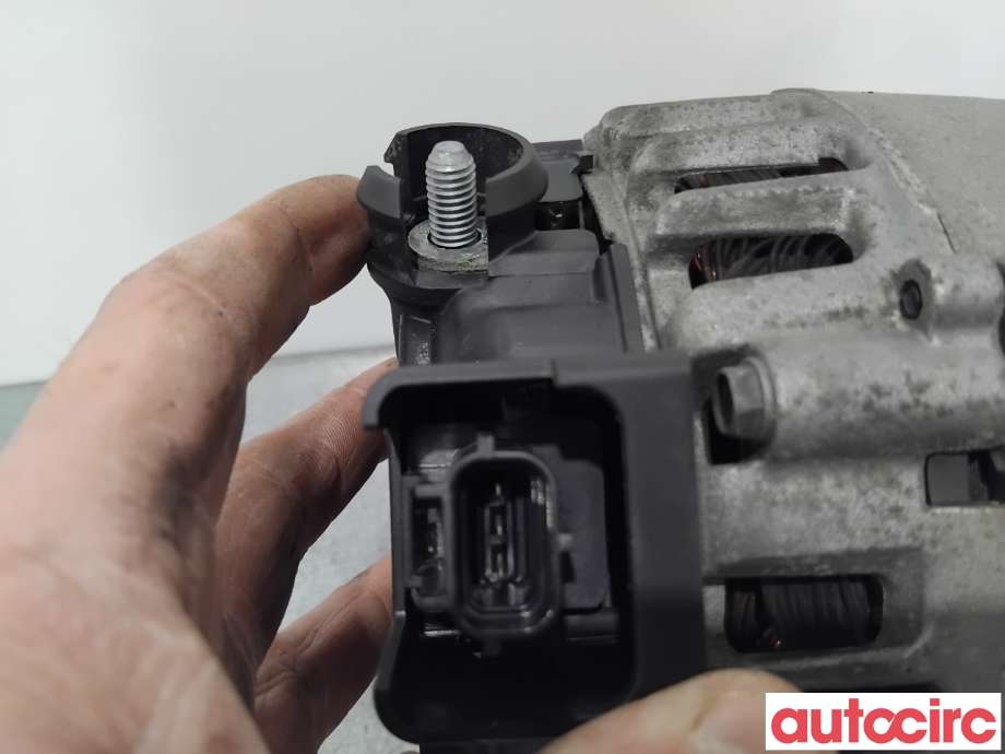 Dynamo til Ford Mondeo 2014-2019 (Type V, Fase 1)  (FORD|2380382|FG18T114|DS7T-10300-KD)