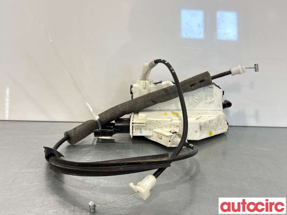 Låsekasse høyre foran til Peugeot Partner 2008-2015 (Type II, Fase 1)  (PEUGEOT|9135EA|PSA828405|)