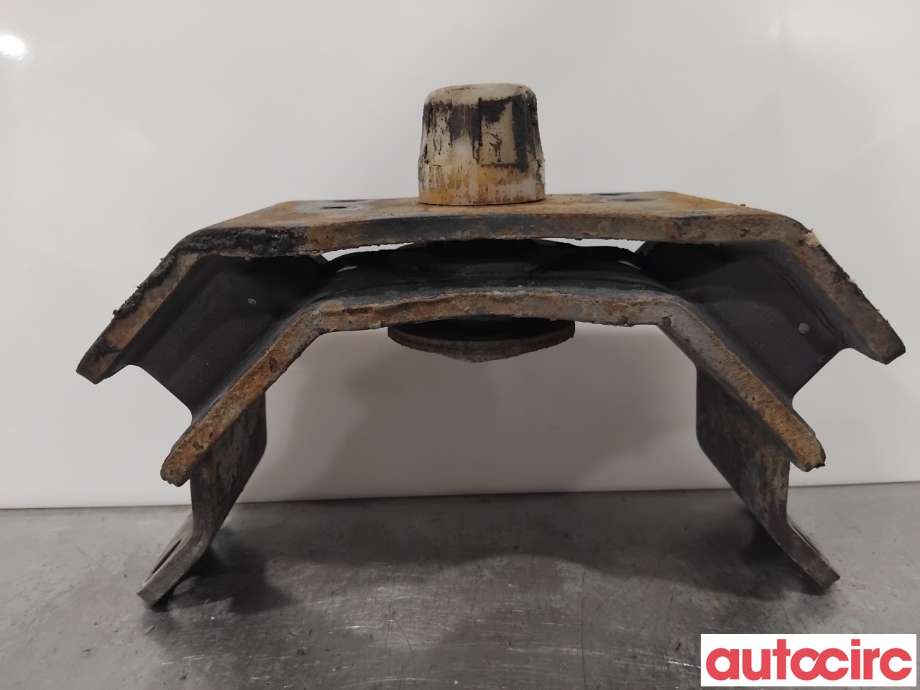 Motorfeste til Toyota Hilux 2006-2011 (TOYOTA|123710L081|)