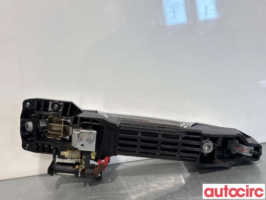 Dørhåndtak utv høyre foran til Toyota Hilux 2006-2011 (TOYOTA|6921033070||69211YC080)