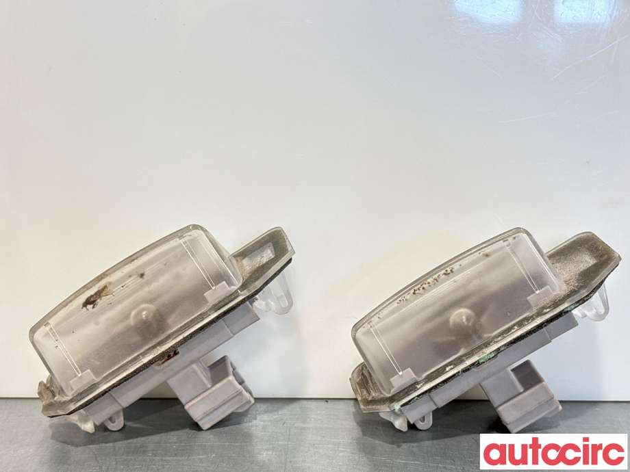 Skiltlys til Mitsubishi Outlander 2010-2012 (Type II, Fase 2) (MITSUBISHI|8341A009|)