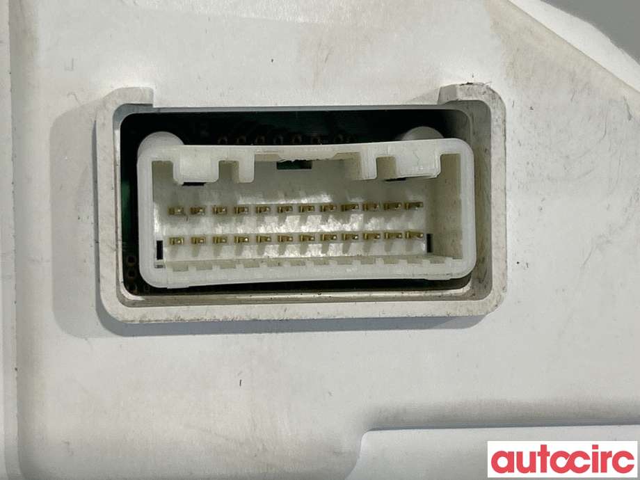 Instrumentpanel til Mitsubishi Outlander 2010-2012 (Type II, Fase 2)  (MITSUBISHI|8100B202|)