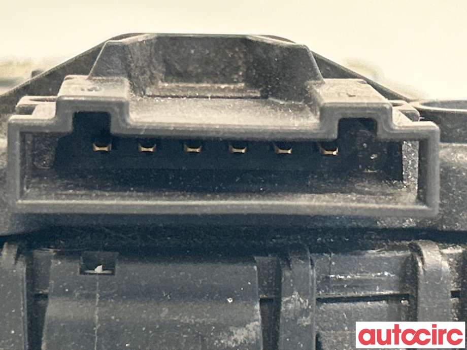 Pedal gass til VW Amarok 2016-2022 (Type I, Fase 2)  (VOLKSWAGEN|6Q1723503P|)