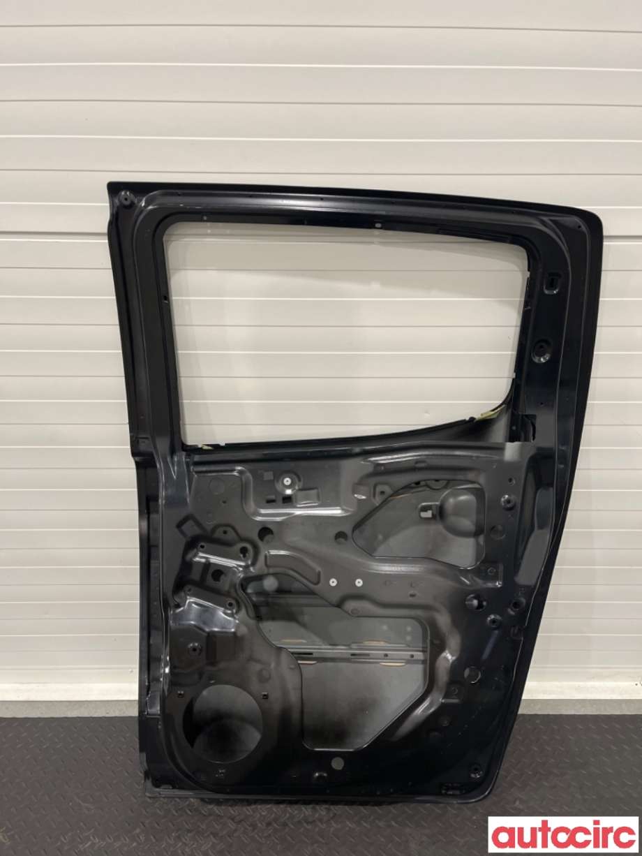 Dør høyre bak til Isuzu D-Max 2017-2020 (Type II, Fase 2) (ISUZU|67510-SCA-E00ZZ|)