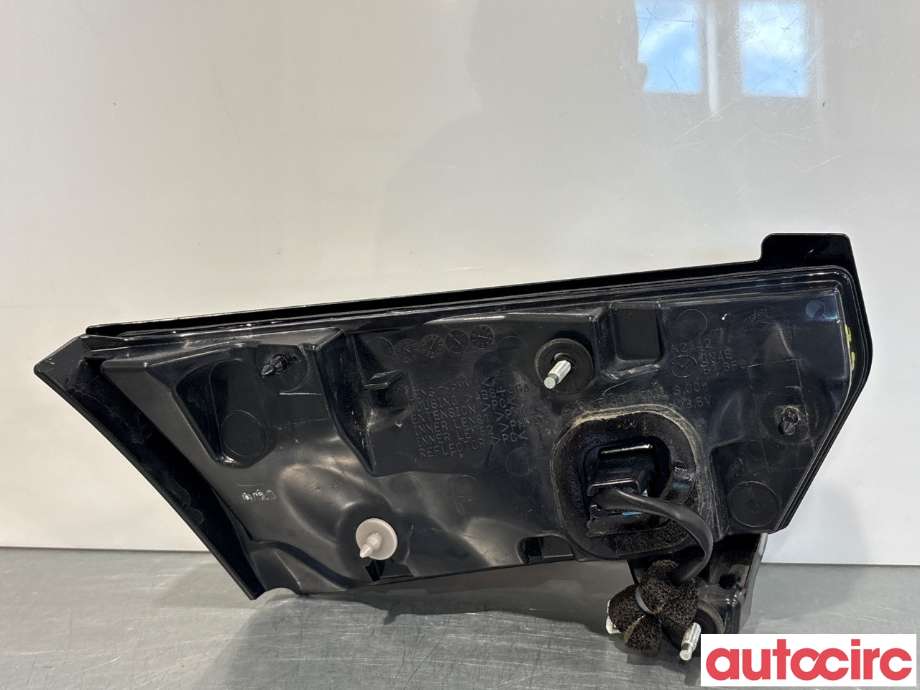 Baklykt høyre indre til Mazda MX-30 2020-->> (MAZDA|DN4G-51-3F0||DN4E513F0)