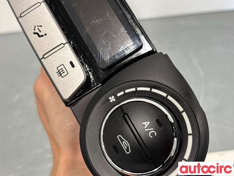 Varmeapparat betjening til Hyundai i20 2009-2014 (Type I) (HYUNDAI|972504P220UX||97250-4P220)