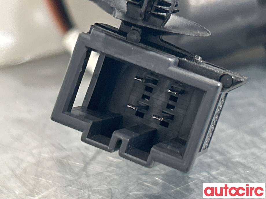 Diverse deler til Audi A8 2010-2013 (Type III, Fase 1)  (AUDI|4H0857833|)