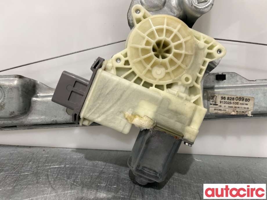 Ruteheis venstre foran til Peugeot 5008 2010-2017 (Type I)  (PEUGEOT|9221FF|912025-105|9682808980)