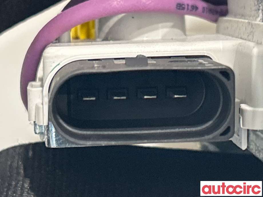 Sikkerhetsbelte foran venstre til Audi A8 2010-2013 (Type III, Fase 1)  (AUDI|4H0857705A|)
