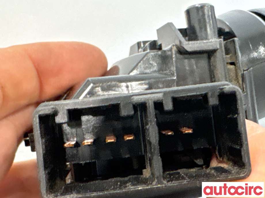 Bryter visker til Toyota Hilux 2006-2011  (TOYOTA|8465206220|)