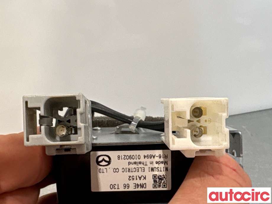 Dashbord telefon til Mazda MX-30 2020-->>  (DN4E-66-T30|)