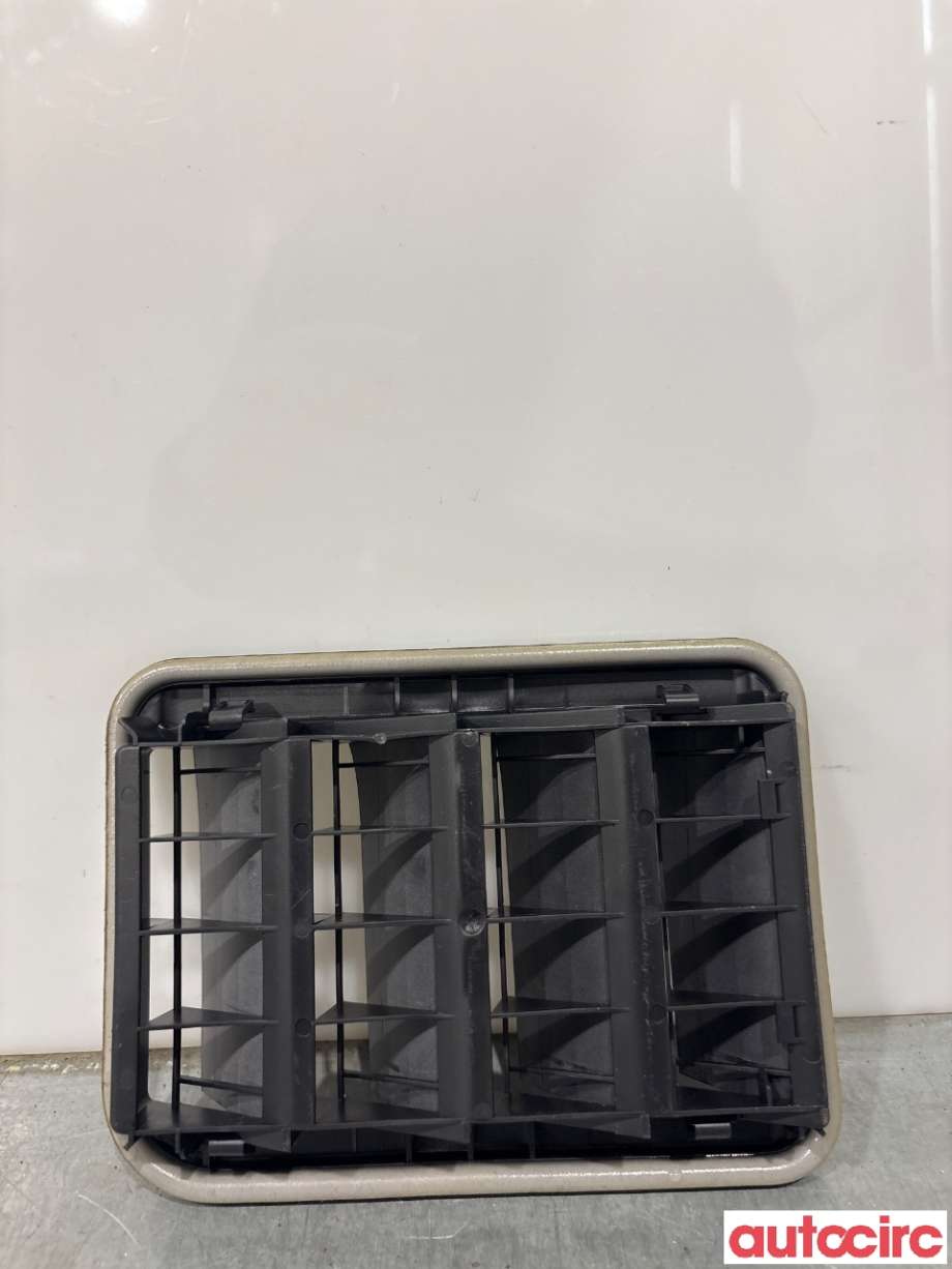 Diverse deler til BMW X1 2022-->> (U11) (U11) (BMW|64229315933|)