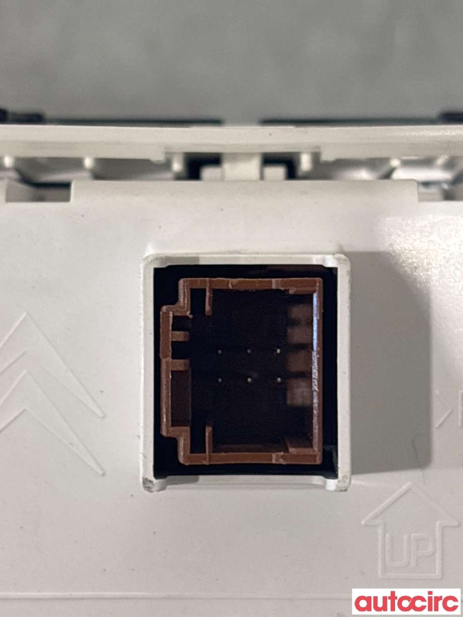 Instrumentpanel til Peugeot 2008 2013-2019 (Type I) (PEUGEOT|9813872980||9814696980)
