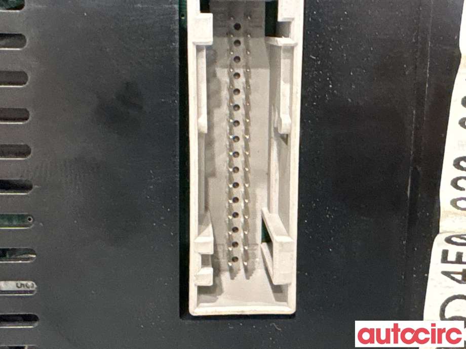Instrumentpanel til Audi A6 2005-2008 (Type III, Fase 1) (C6) (C6) (AUDI|4F0920934GX|503000731602|4F0920934G)