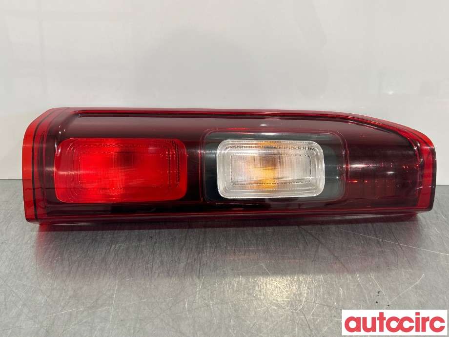 Baklykt venstre til Opel Vivaro B, 2014-2019  (OPEL|93867974)